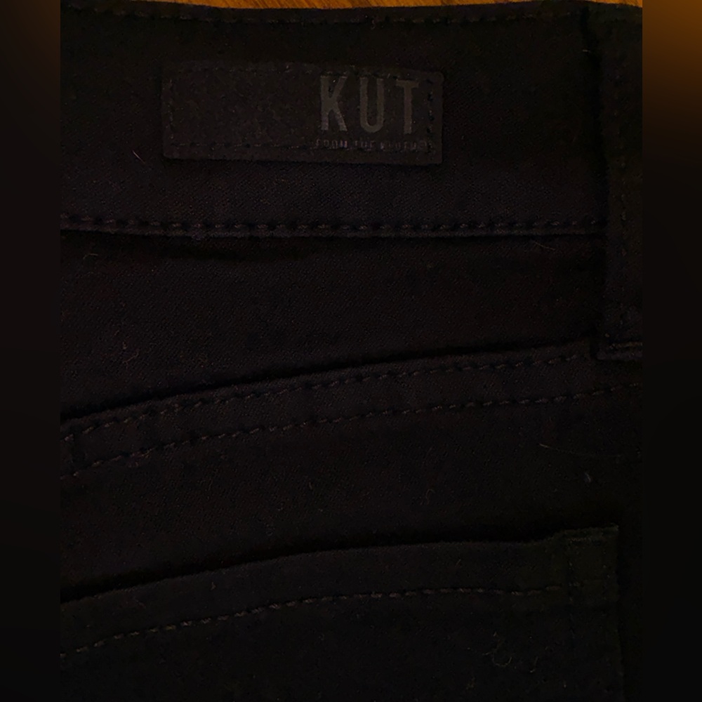Kut from the Kloth Gidget Rollup Short - Picture 5 of 8